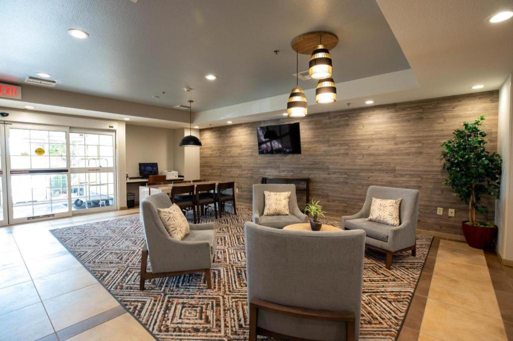 Candlewood Suites Saint Joseph By Ihg Exterior photo