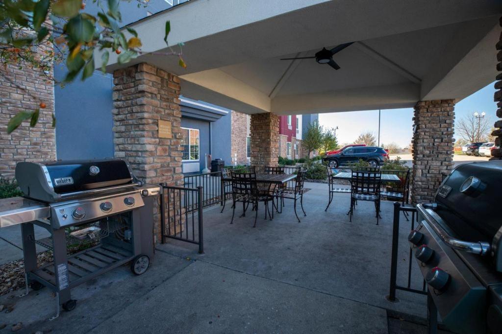 Candlewood Suites Saint Joseph By Ihg Exterior photo