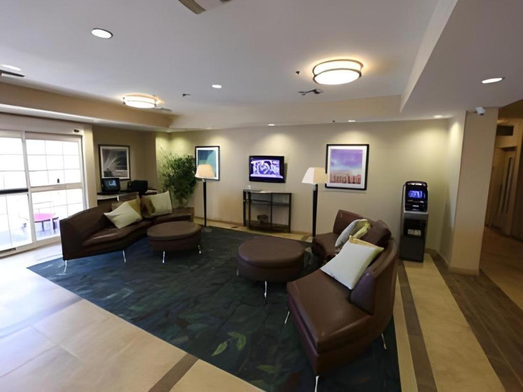 Candlewood Suites Saint Joseph By Ihg Exterior photo