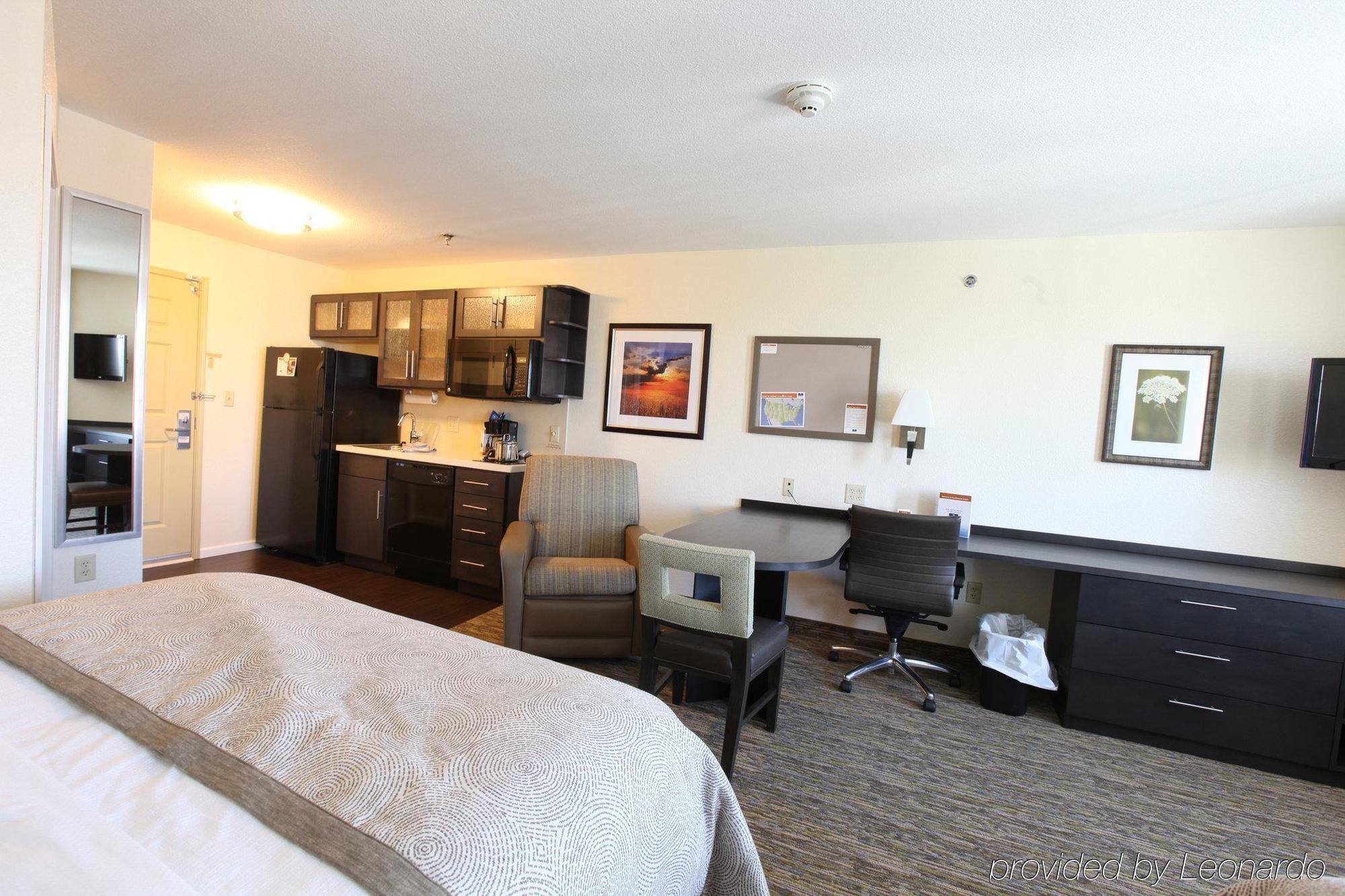 Candlewood Suites Saint Joseph By Ihg Room photo